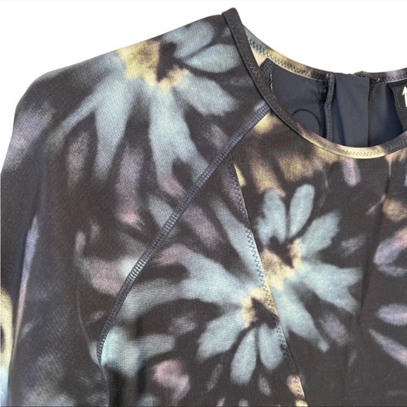 THE UPSIDE SURFSUIT, SIZE US 10. - Picture 8 of 14